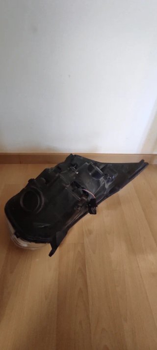 FARO DERECHO FORD TRANSIT 2014