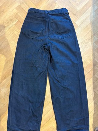 Pantalón denim Zara con cinturón
