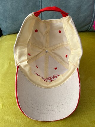 Gorra Coca-Cola Beige y Roja
