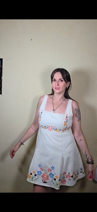 Vestido blanco bordado floral