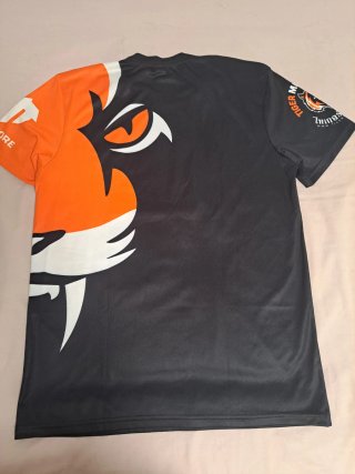 Camiseta Tiger Muay Thai Negra y Naranja