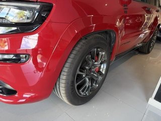 Jeep Grand Cherokee 6.4 V8 Hemi SRT 344 kW (468 CV)