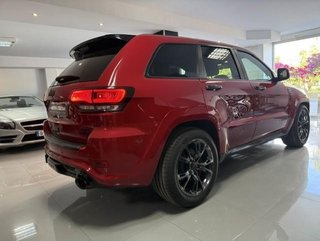 Jeep Grand Cherokee 6.4 V8 Hemi SRT 344 kW (468 CV)