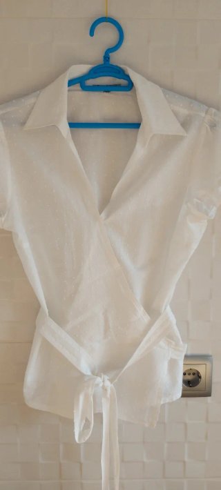 Camisa blanca cruzada