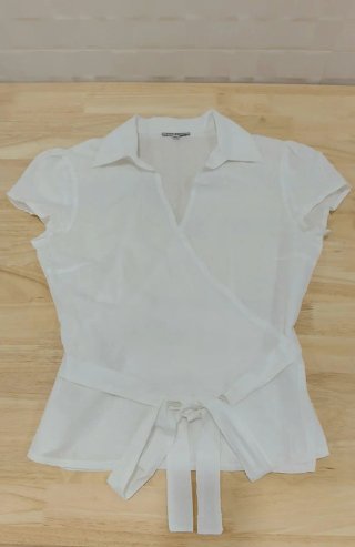 Camisa blanca cruzada