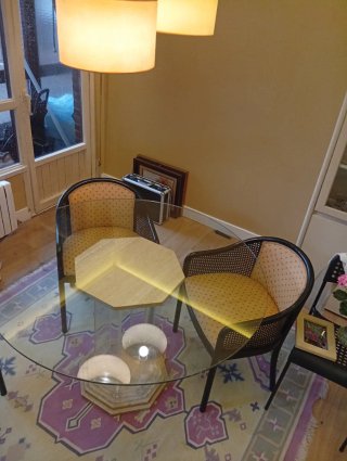 Mesa de comedor de cristal y piedra