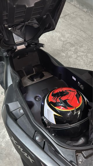 Yamaha XMAX 300 (2024) – 5.500 km – Como nueva