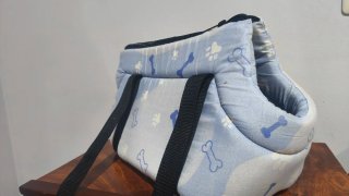 Mochila para perro azul y blanco