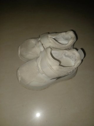 Zapatillas infantiles con velcro