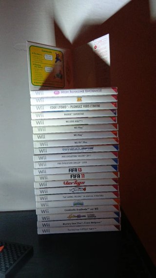 Lotto 21 Giochi Wii + Mario Galaxy DVD