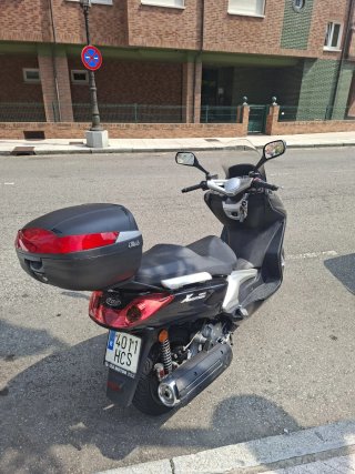 Moto Scooter TGB 300 Negra