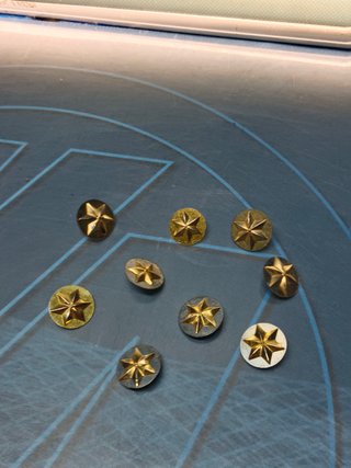 9 INSIGNIAS MILITARES EJÉRCITO ESPAÑOL. ESTRELLAS 6 PUNTAS doradas, plateadas, ALFÉREZ TENIENTE CAPITÁN