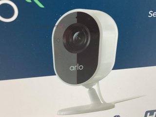 camara de vigilancia arlo essential
