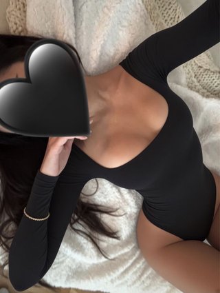 Body negro manga larga escote pronunciado