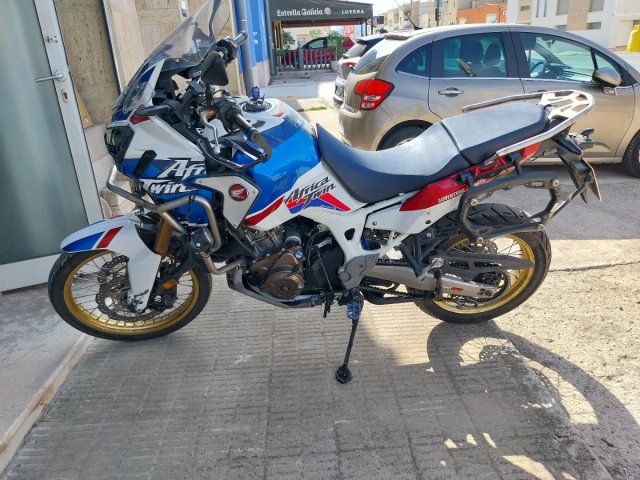 Honda Africa Twin rueda delantera y trasera
