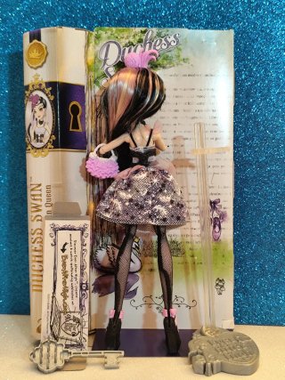 Muñeca Ever After High Duchess Swan