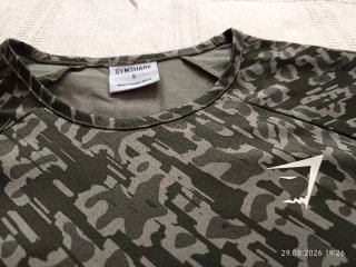 Gymshark Crop Top Manga Larga Estampado Talla S
