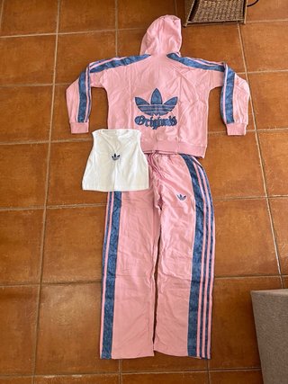 Conjunto Adidas 3 Piezas Bordado  Hay tallas