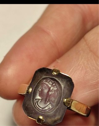 Anillo antiguo oro amarillo con camafeo