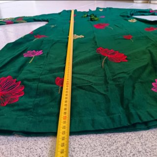 Túnica larga bordada verde y rosa