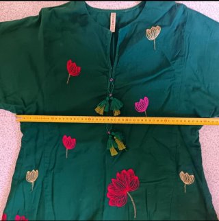 Túnica larga bordada verde y rosa