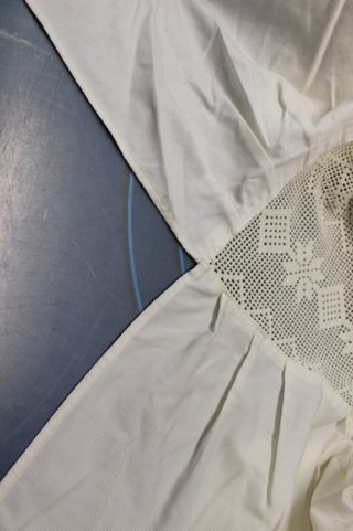 Colcha de ganchillo, crochet, con faldones. Hecha a mano. Vintage.
