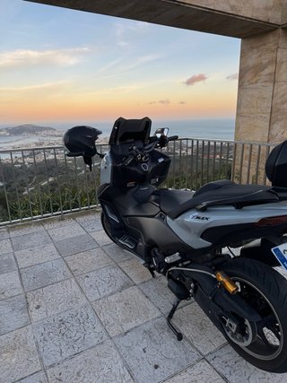 Yamaha TMAX 2025 TECH MAX
