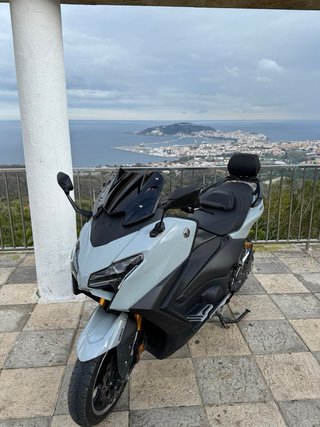 Yamaha TMAX 2025 TECH MAX