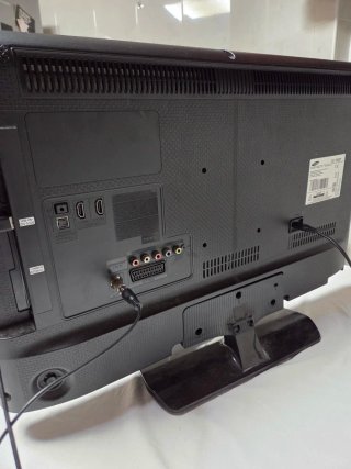 Samsung TV 28 (No Smart TV)UE28H4000AW