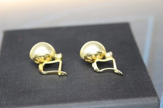 Pendientes vintage de perlas de agua dulce.