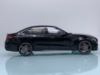 1:18 Mercedes AMG C 63 S E Performance 2024 Negro
