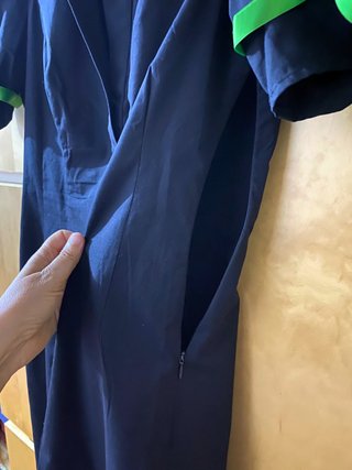 Vestido camisero negro con lazos. Amaya Arzuaga