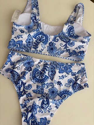 Bikini azul y blanco a estrenar