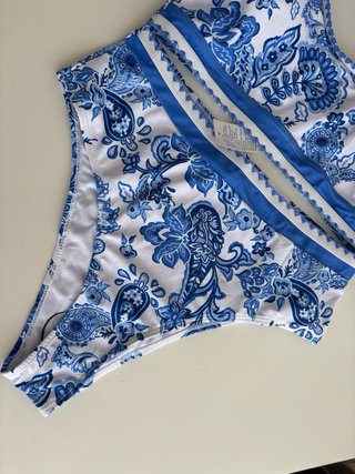 Bikini azul y blanco a estrenar