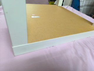 Tavolino in legno bianco
