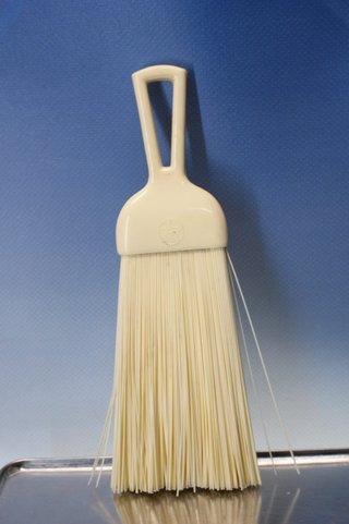 Exin. Piccolo raccoglitore e spazzola. Exclusivas industriales S.A. Plastico.