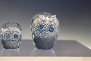 Coppia di gufi in cristallo sfaccettato. Forse Swarovski?