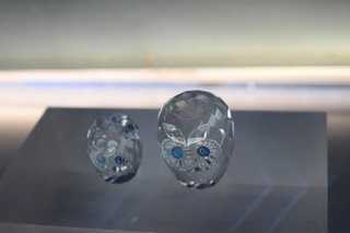 Coppia di gufi in cristallo sfaccettato. Forse Swarovski?