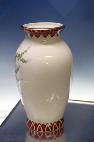 Prezioso vaso in porcellana cinese di metà XX secolo