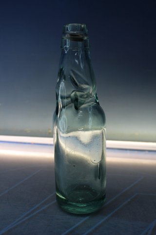 Antigua botella de cuello codd. De boliche o de bola. S.XIX-XX.