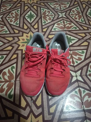 Zapatillas deportivas Under Armour rojas