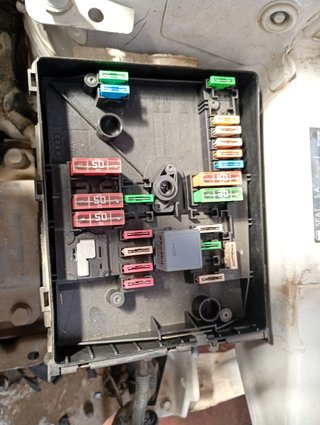 CAJA RELES / FUSIBLES Seat Leon (1P1)(05.2005->)