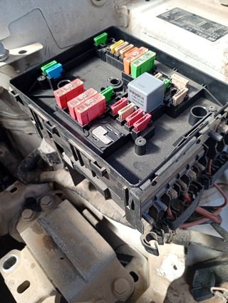 CAJA RELES / FUSIBLES Seat Leon (1P1)(05.2005->)