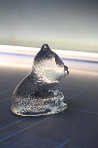 Gato de cristal. Ornamento, portapenne. ¿Kosta Boda? Anni '70.