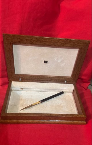 Scatola d'arte in legno decorativa Zeta Studio con rilievo di delfini in argento