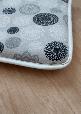 Cuscino per sedia con stampa floreale
