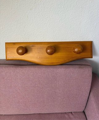 Appendiabiti in legno con 3 pomelli