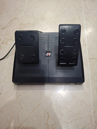 Volante y Pedales PS4