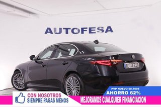Alfa Romeo Giulia 2.2D LUSSO AUTO 180CV 4P