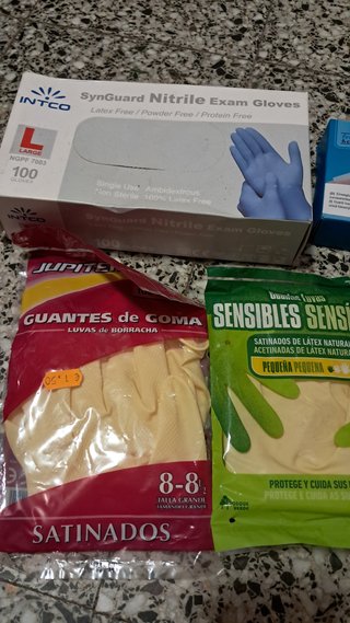 LOTE GUANTES DESECHABLES SE VENDE POR 5 EUROS LOTE